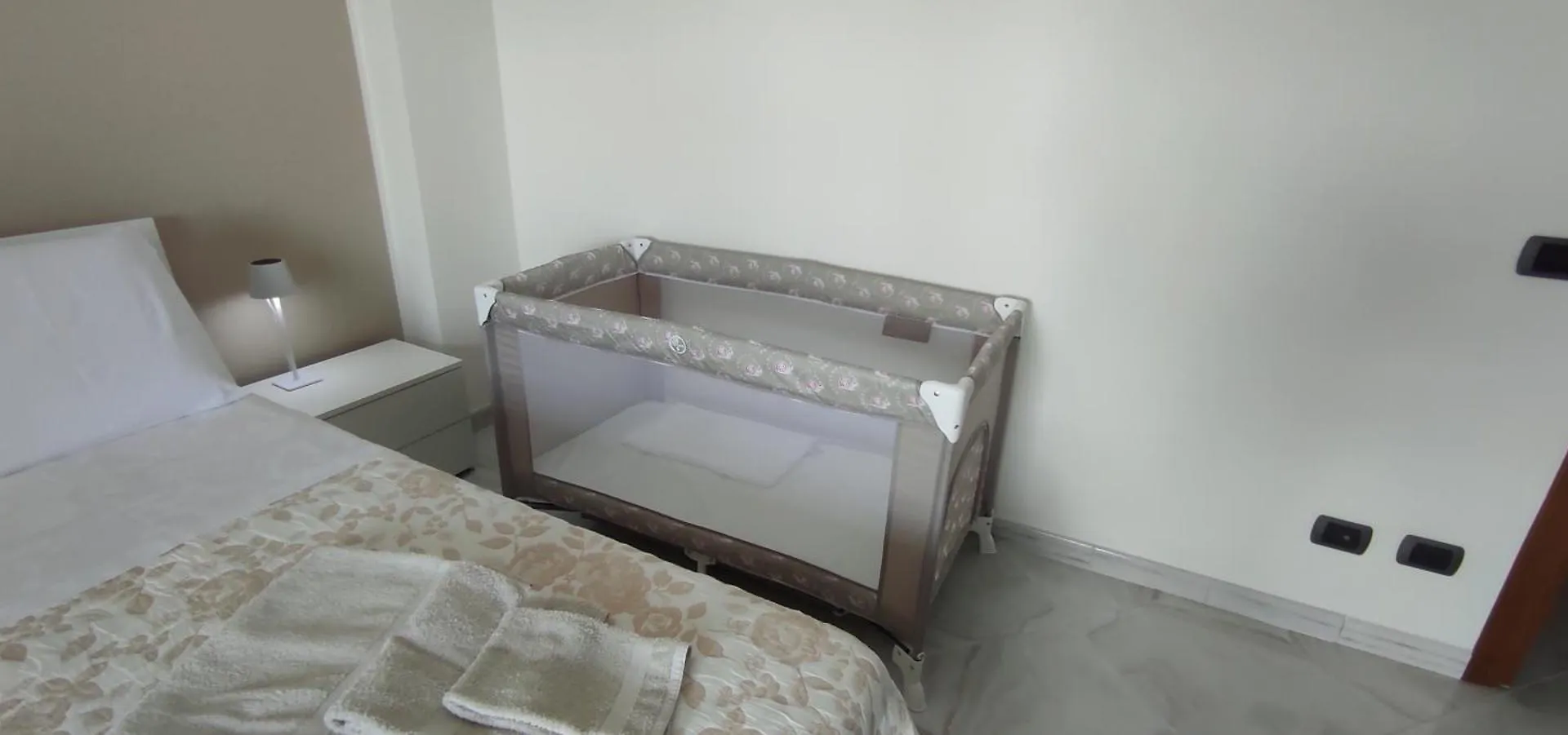 Apartamento A Casa Di Chiara Lecce 0*,  Italia